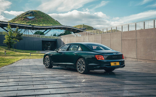 ベントレー フライングスパーにハイブリッドモデル登場｜Bentley