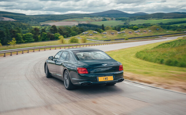 ベントレー フライングスパーにハイブリッドモデル登場｜Bentley