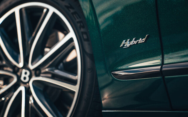 ベントレー フライングスパーにハイブリッドモデル登場｜Bentley