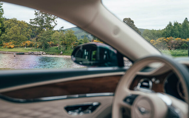 ベントレー フライングスパーにハイブリッドモデル登場｜Bentley