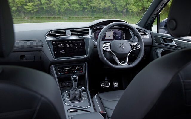 Test Drive of the New Volkswagen Tiguan: An All-Around Model with a Well-Balanced Blend of Driving Performance and Interior Space.