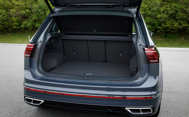 Test Drive of the New Volkswagen Tiguan: An All-Around Model with a Well-Balanced Blend of Driving Performance and Interior Space.