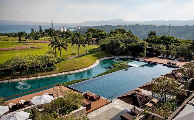 New Club Lounge! How does The Ritz-Carlton, Okinawa measure up? | TRAVEL