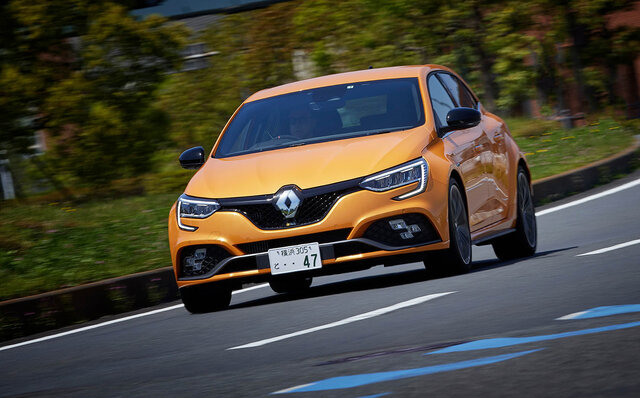 The Ultimate Handling Machine at the Peak of Maturity – Test Drive: The Renault Mégane R.S. | Renault