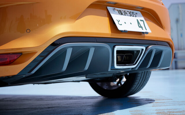 The Ultimate Handling Machine at the Peak of Maturity – Test Drive: The Renault Mégane R.S. | Renault