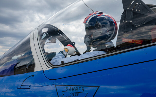 数量限定500本。新作「BR 03-94 PATROUILLE DE FRANCE」｜Bell & Ross