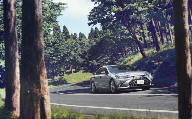 Exterior, Ride Comfort, and Driving Performance Refined—Lexus ES Undergoes Minor Changes | LEXUS