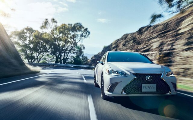 Exterior, Ride Comfort, and Driving Performance Refined—Lexus ES Undergoes Minor Changes | LEXUS