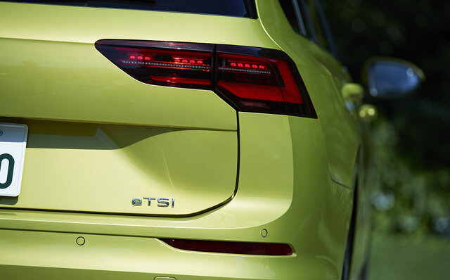 操縦性と万能性が向上した──新型フォルクスワーゲン ゴルフ バリアントに試乗｜Volkswagen