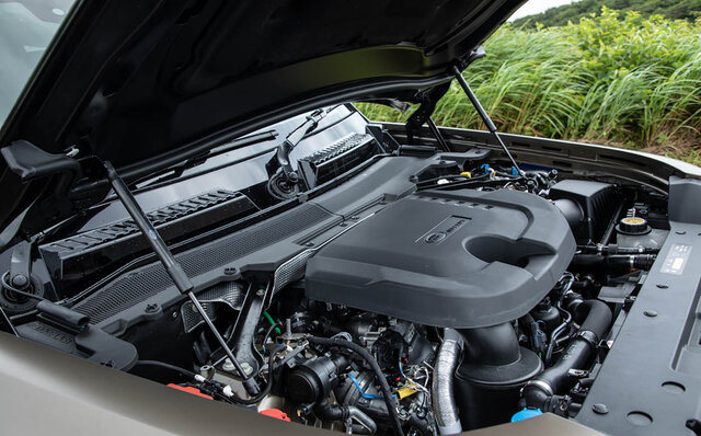 110ファンにとって大いなる朗報──新型ディフェンダー110のディーゼルモデルに試乗｜Land Rover