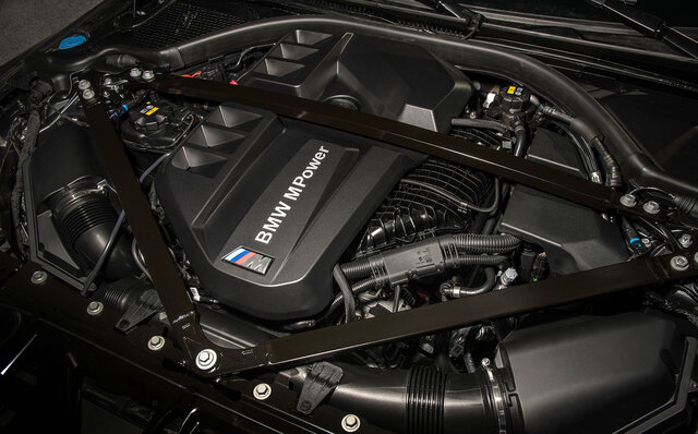 BMW M3 Sedan / M4 Coupe Now Available with xDrive All-Wheel Drive | BMW