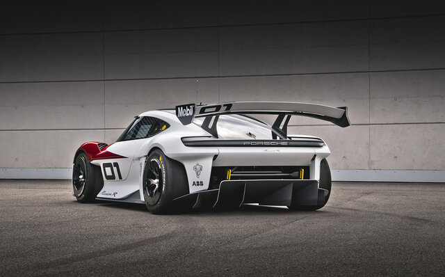 ポルシェ、アップデートしたタイカン2022年モデルを発表｜Porsche