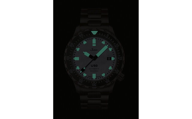 A unique "elegant diver's" watch where robust specifications meet the soft expression of a MOP dial!? | Sinn