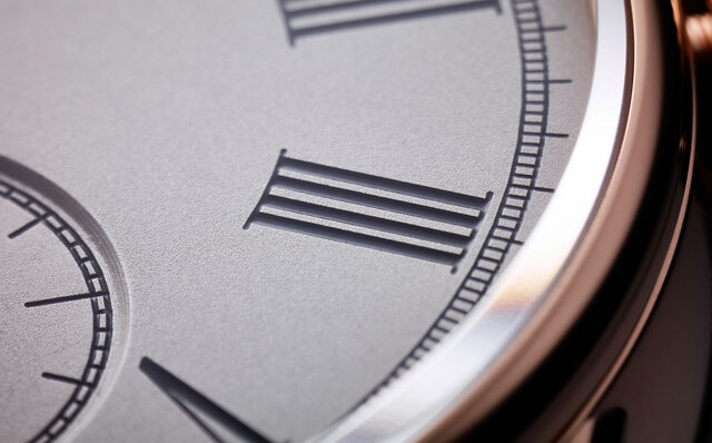 It's called "Hamatik" because of its hammer-shaped pendulum. A historic piece that winds the mainspring through its reciprocating motion | MORITZ GROSSMANN