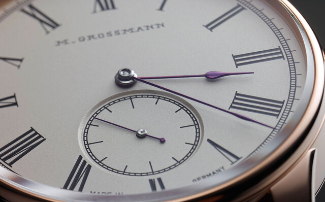 It's called "Hamatik" because of its hammer-shaped pendulum. A historic piece that winds the mainspring through its reciprocating motion | MORITZ GROSSMANN