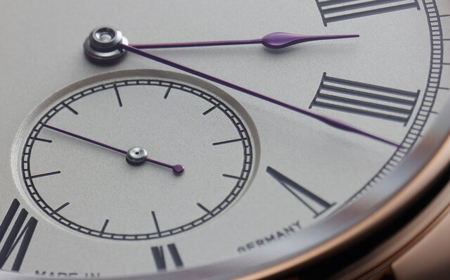 It's called "Hamatik" because of its hammer-shaped pendulum. A historic piece that winds the mainspring through its reciprocating motion | MORITZ GROSSMANN