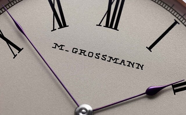 It's called "Hamatik" because of its hammer-shaped pendulum. A historic piece that winds the mainspring through its reciprocating motion | MORITZ GROSSMANN