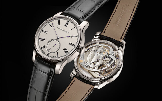 It's called "Hamatik" because of its hammer-shaped pendulum. A historic piece that winds the mainspring through its reciprocating motion | MORITZ GROSSMANN