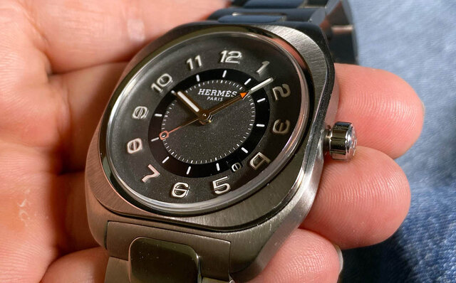 「エルメス H08」を腕に試載したOPENERS編集者による本音・独白｜HERMÈS