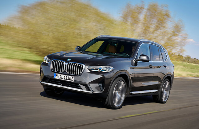 BMW、ハンズオフ機能などを追加したマイチェン版X3 、X4を発売｜BMW