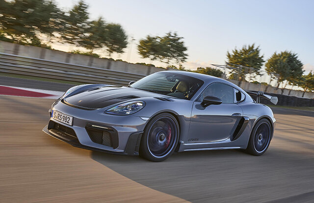 The top model of the 718 range, the 718 Cayman GT4 RS, is now available for order | Porsche