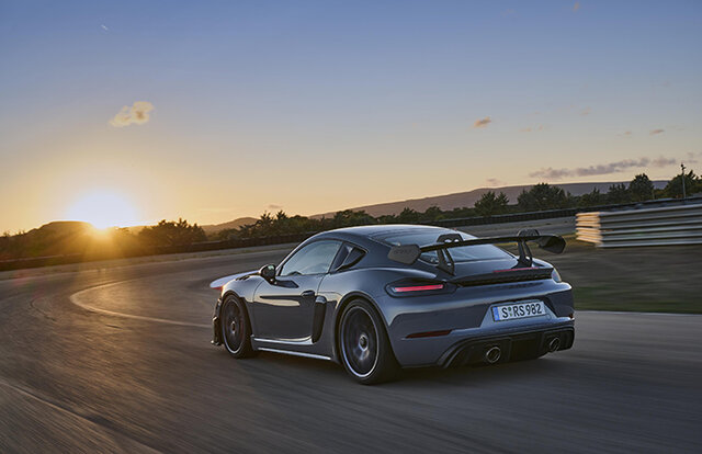 The top model of the 718 range, the 718 Cayman GT4 RS, is now available for order | Porsche