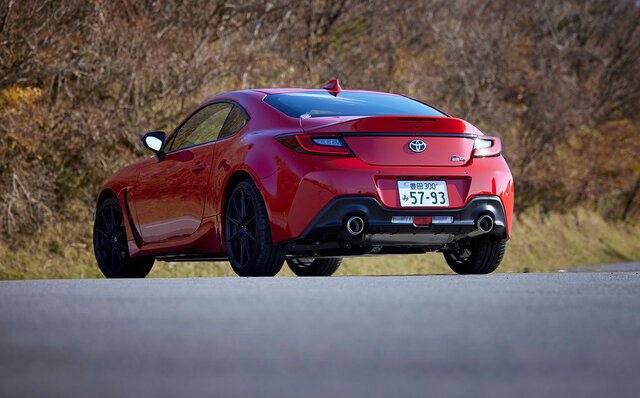 Test drive of the new GR86: Recommended for those who constantly seek exhilaration in their drive | TOYOTA