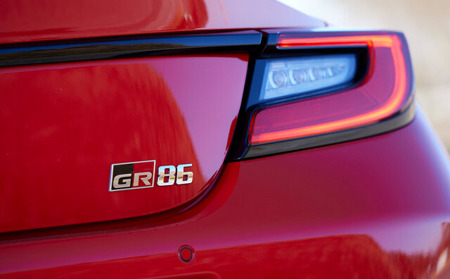 Test drive of the new GR86: Recommended for those who constantly seek exhilaration in their drive | TOYOTA