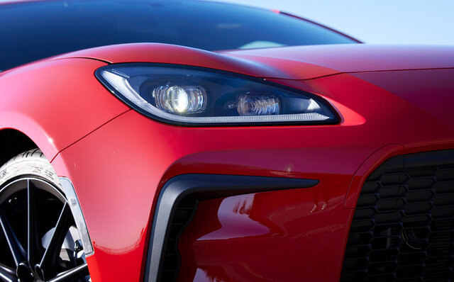 Test drive of the new GR86: Recommended for those who constantly seek exhilaration in their drive | TOYOTA