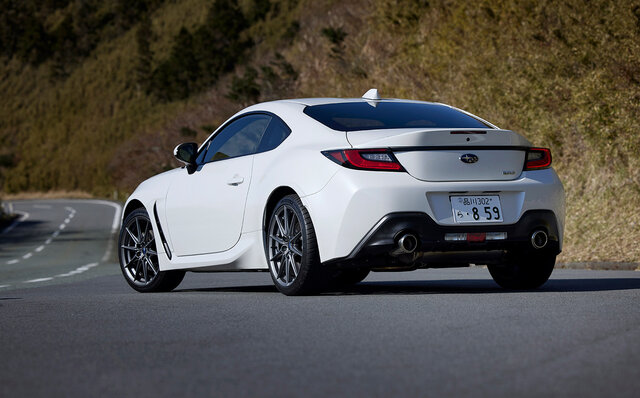 新型スバルBRZに試乗──BRZと86、2モデルの個性がきちんと確立されていた｜SUBARU