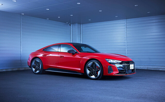 Test Drive of the Audi e-tron GT: In a word, it's a car that feels good to drive | Audi