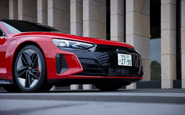 Test Drive of the Audi e-tron GT: In a word, it's a car that feels good to drive | Audi