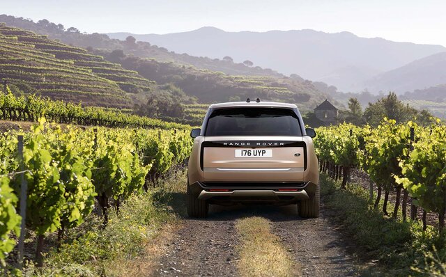 The Range Rover is fully redesigned for the first time in nine years | Land Rover