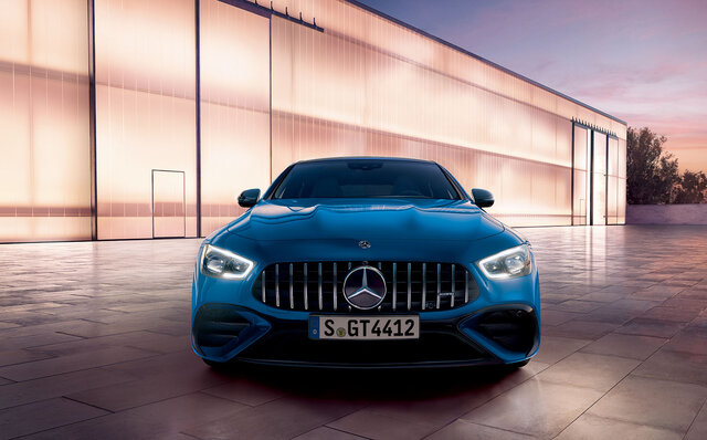 改良型エアサスペンションを設定した「メルセデス AMG GT 4ドアクーペ」が日本でも発売｜Mercedes AMG