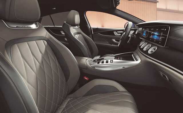 改良型エアサスペンションを設定した「メルセデス AMG GT 4ドアクーペ」が日本でも発売｜Mercedes AMG