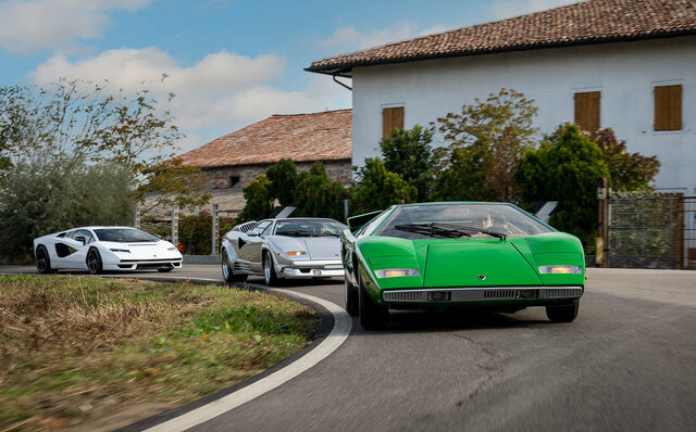 The Countach LPI 800-4 Makes Its First Public Road Debut | Lamborghini