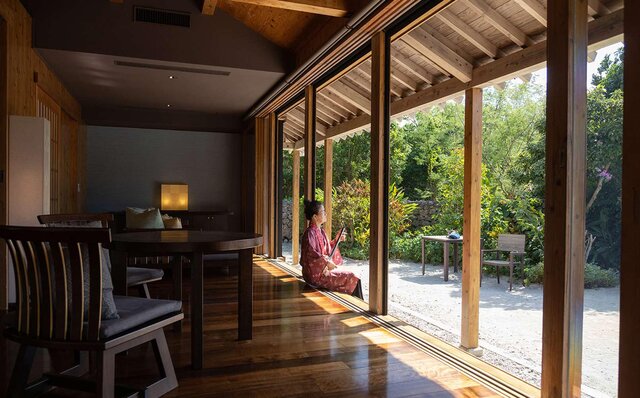 An invitation to a premium "food education" for adults, learning and savoring the history and culture of Taketomi Island!｜TRAVEL