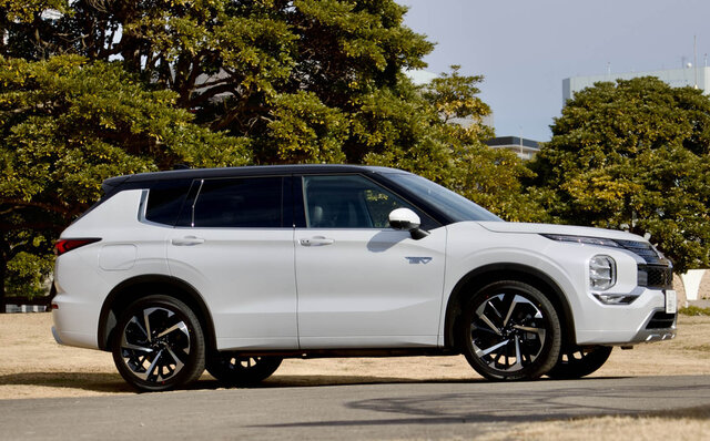 Significantly Evolved from its Predecessor – Test Drive of the New Mitsubishi Outlander PHEV, a Flagship SUV | MITSUBISHI