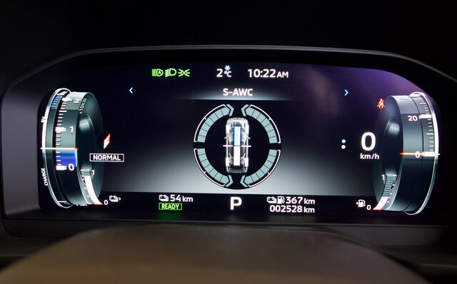 Significantly Evolved from its Predecessor – Test Drive of the New Mitsubishi Outlander PHEV, a Flagship SUV | MITSUBISHI