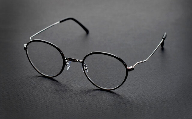 Z-shaped temples act as springs. Three models released from a French eyewear brand | GOUV/AU