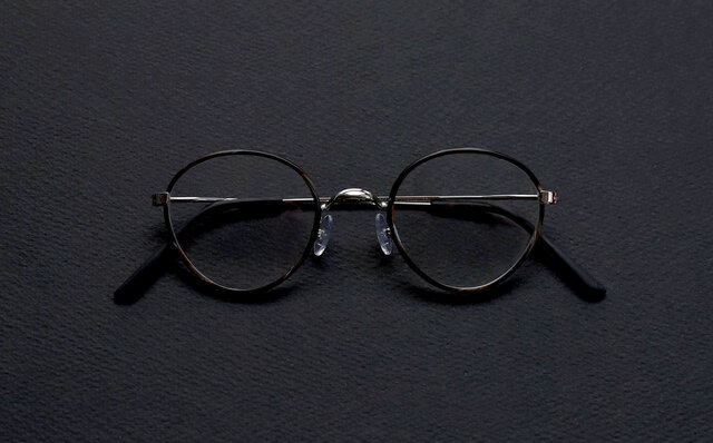 Z-shaped temples act as springs. Three models released from a French eyewear brand | GOUV/AU