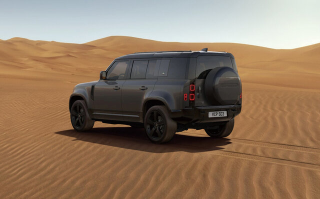 都会の夜に映えるディフェンダーの特別仕様車が登場｜Land Rover