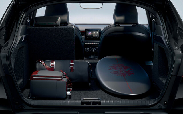 The Coupe SUV Arkana, Featuring an F1-Derived Hybrid System, Arrives in Japan | Renault