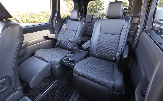 新型トヨタ ヴォクシーに試乗──走りと快適性が大幅に進化｜TOYOTA
