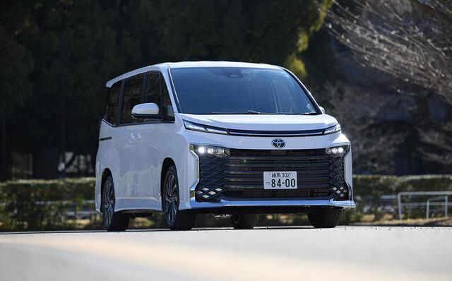 新型トヨタ ヴォクシーに試乗──走りと快適性が大幅に進化｜TOYOTA