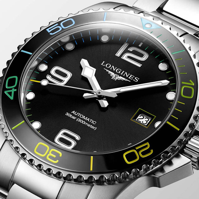 A limited edition of 2,022 pieces celebrating the Commonwealth Games with vibrant neon colors | LONGINES