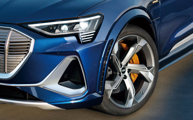 アウディe-tronシリーズにハイパフォーマンスグレードのSモデル登場｜Audi