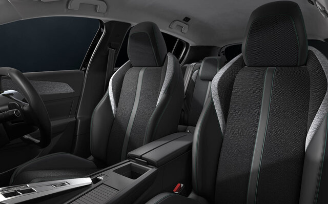 Stellantis Begins Sales of the New Peugeot 308 and 308 SW in Japan | PEUGEOT