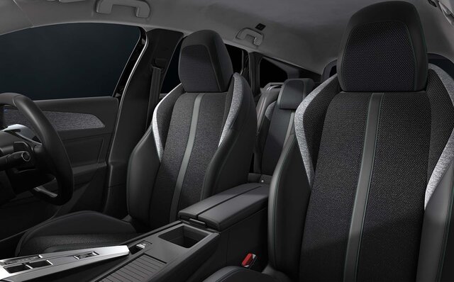 Stellantis Begins Sales of the New Peugeot 308 and 308 SW in Japan | PEUGEOT