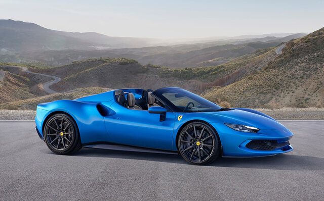 フェラーリ、830hpのハイブリッドオープン「296GTS」を発表｜Ferrari